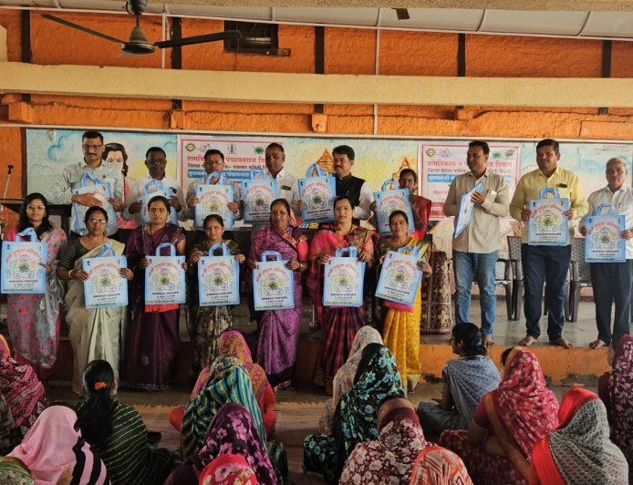 नवचेतना अभियान अंतर्गत खडकसुकेणे येथे महिला हळदीकुंकू कार्यक्रम संपन्न